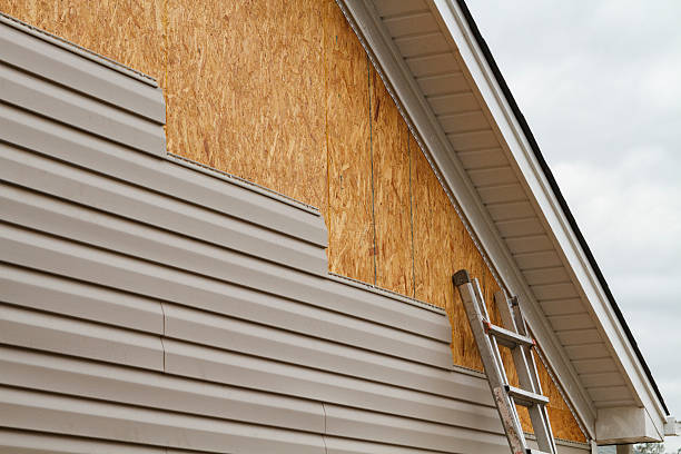 Professional Emergency Siding Repair technician working in Colonial Beach, VA
